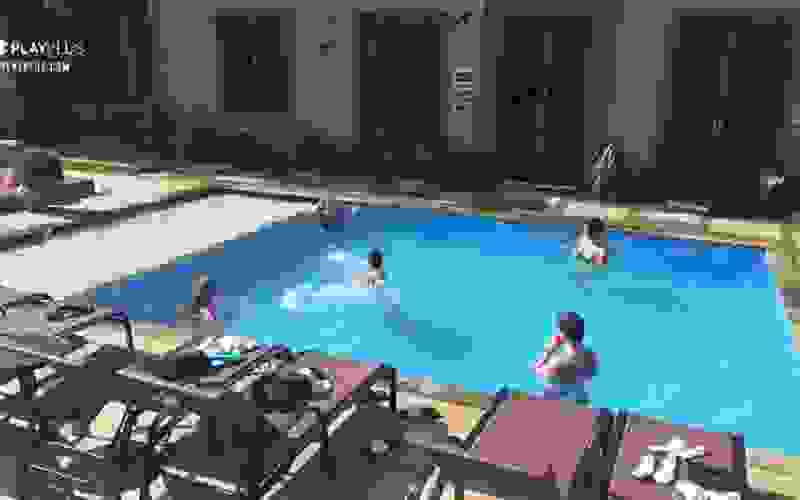 Casais jogam "Bobinho" na piscina da Mansão - Power Couple Brasil 5