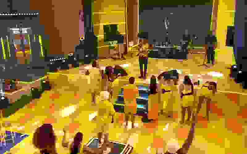 Thiaguinho canta hits em festa no BBB 24