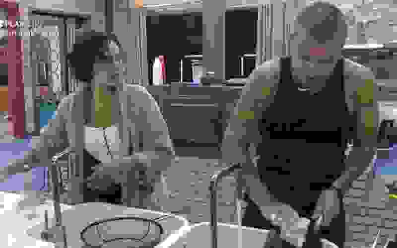 Aline e MC Gui falam sobre a Prova de Fogo enquanto lavam a louça – A Fazenda 13